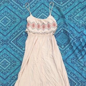 Maxi dress with patterned chest